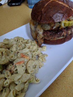 Pretzel burger & Mac salad