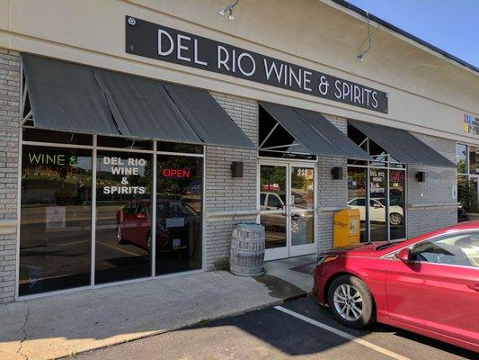 Del Rio Wine & Spirits