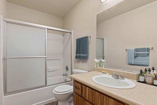 Almondwood Apartments Bathroom in 2-Br Townhouse