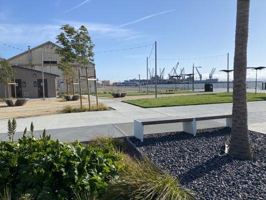 Alameda Point Waterfront Park