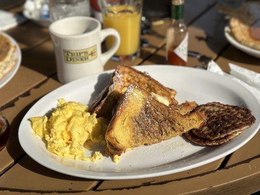 The French toast, delicious!!