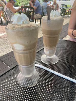 Root beer floats