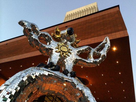 Niki de Saint Phalle's "Le Grand Oiseau de Feu sur l'Arche" (Grand Bird of Fire on an Arch), also known as "The Firebird".