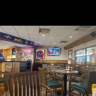 Bar area -has three televisions