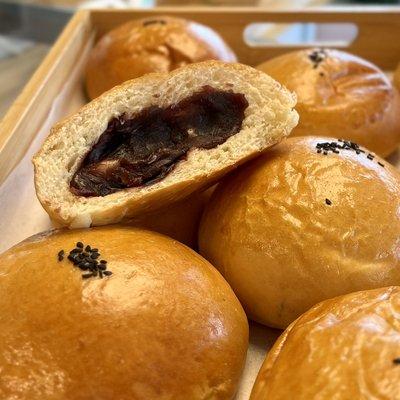 This weeks Sunday Bunday feature: Red bean buns! BOGO FREE! 3/5