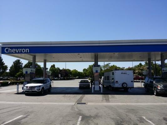 A clean "Extra Mile" Chevron gas station in Gilroy!