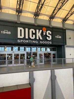 DICK'S Sporting Goods