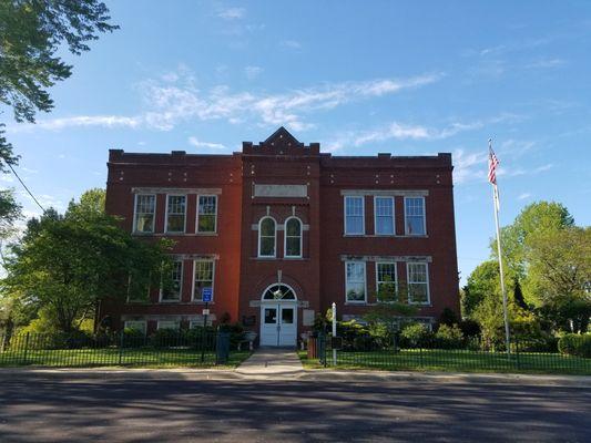 The Heritage Museum was built in 1914 as the Glen Carbon School.