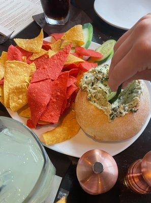 Spinach dip bread bowl