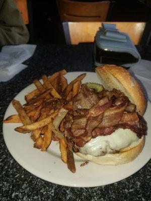 Half and Half Burger-1/2 lb of bacon :-)