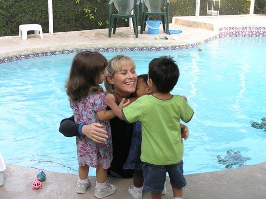 Hugs all around for a wonderful day at Cutri Swim Academy!