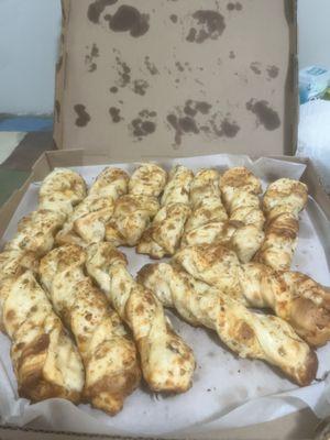 12 Piece Garlic Parmesan Twists