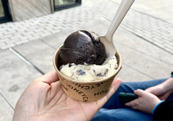 Standard scoop with black chocolate and cookies n cream.