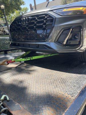 Underside view of the towing on an Audi