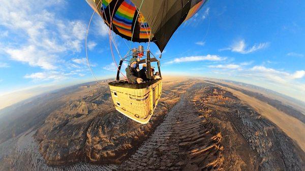 Have you ever been hot air ballooning? Well Moab is the place to try it! Call us to book your adventure now! 435-260-8913