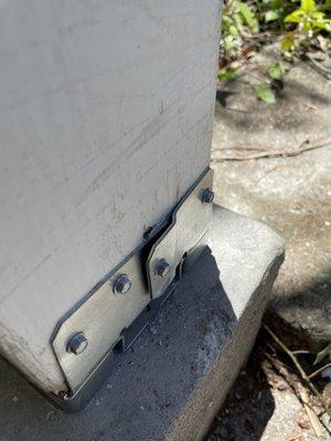 Poorly installed bracket