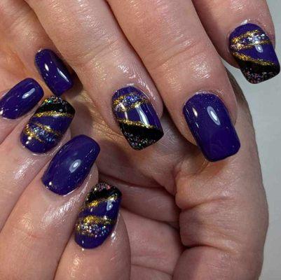 Ravens nails