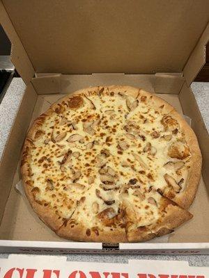 Chicken Alfredo pizza