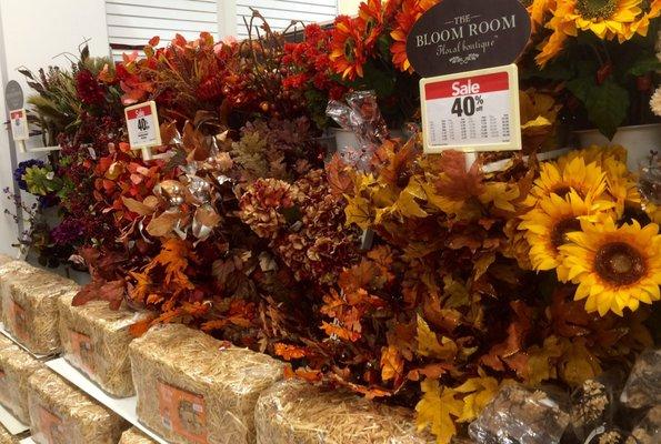 Bales of hay & fall flowers-2016