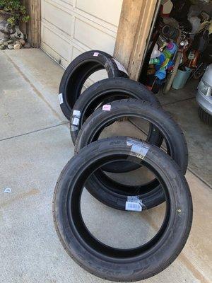 4- 285/45/22 Nitto Nt 420s