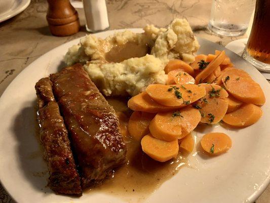 Bison meatloaf with carrots and mashed potatoes