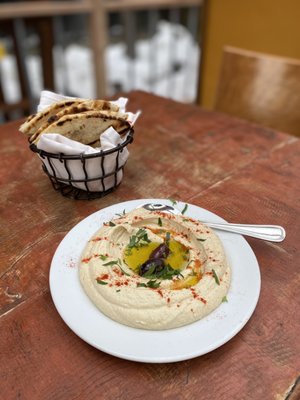 Hummus and pita appetizer