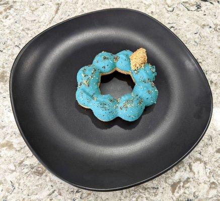 Paina Café 07-16-21: Cookie Monster Mochi Donut