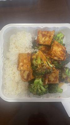 Broccoli and Tofu with Broccoli in Garlic Sauce