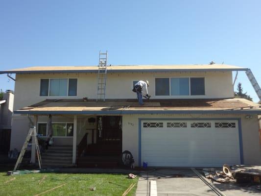 Radiant Barrier OSB being installed which helps reduce suns hazy rays from penetrating plywood which really helps second story