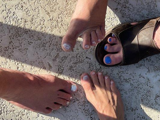 The Quad Squad gets their nails done right!