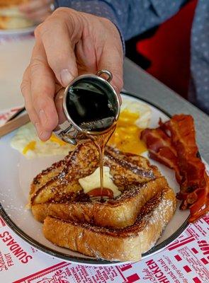 Breakfast served all dadgum day, y'all!