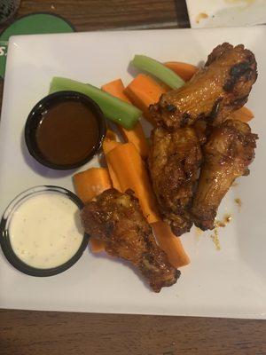 Wings with Mr. Q's dipping sauce & ranch