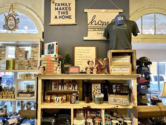 Lovely Gift Shop in the French Quarters - there are more than this one location of Forever New Orleans! (05/15/22)