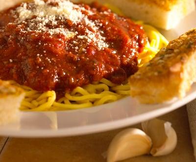 Spaghetti with meatballs & garlic bread & salad