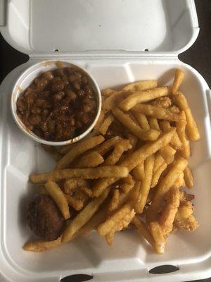 Fried shrimp with beans and fries