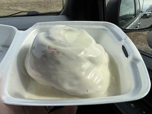 Cinnamon roll with cream cheese icing to go