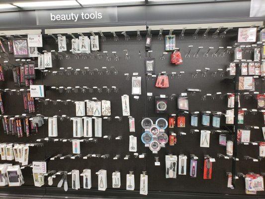 Went to get tweezers.This is CVS beauty tools section. ALMOST COMPLETELY EMPTY. They only had ONE pair of tweezers available for $28!! Nope!