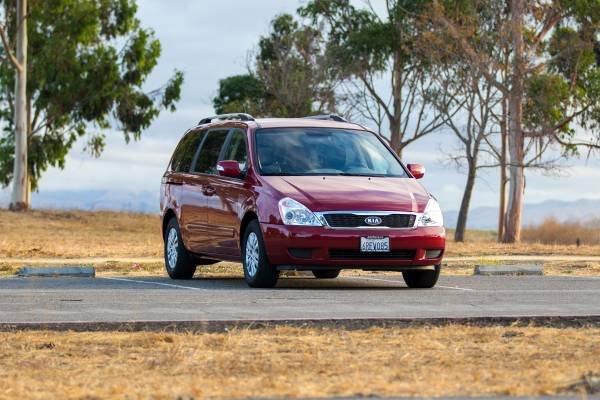 2011 Kia Sedona - Car Sharing