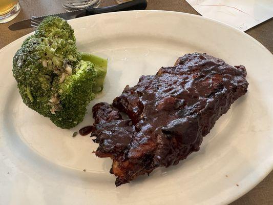 Half rack ribs & broccoli