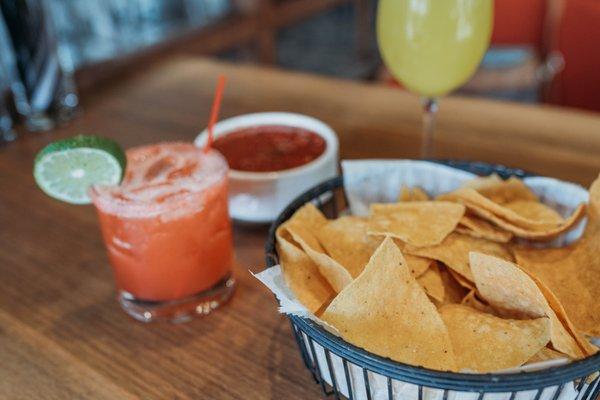 Margarita, chips, and queso