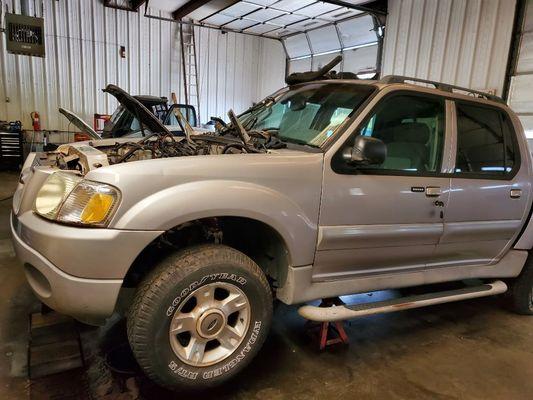 Engine replacement 2003 ford explorer sport trac!