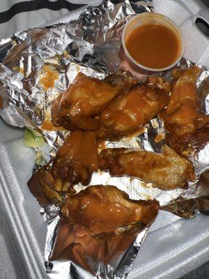 6 Traditional wings with extra sauce