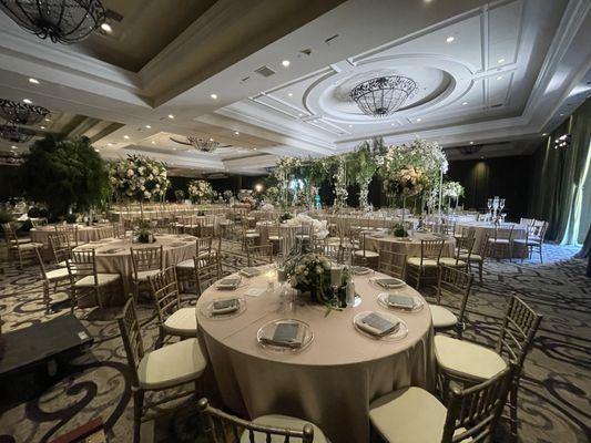 Pipe & drape, gold chiavari chair, linens!