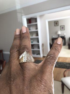 Customized 8 diamond ring