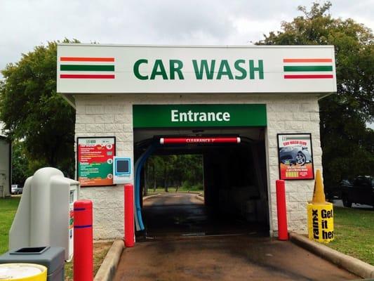 Same old car wash with pretty new 7-11 stripes