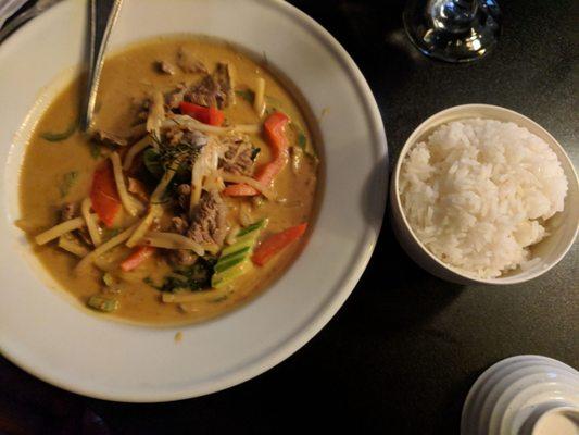 Green curry with beef