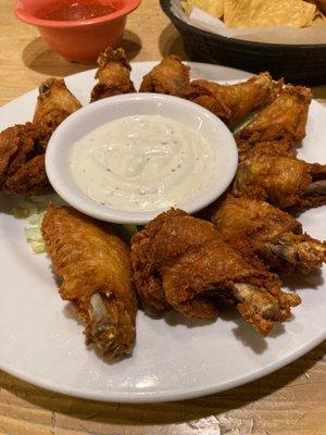 Crispy Fried Wings  w/ blue cheese dip