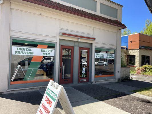 Street View - Front of print Shop