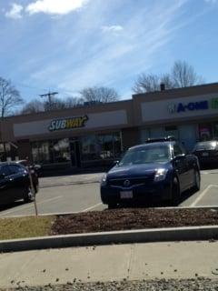 Subway -- 768 Belmont Street / Route 123, Brockton                      Storefront