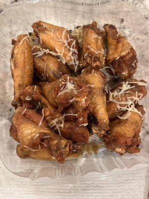 Charbroiled garlic parmesan wings (not charbroiled and barely any sauce)